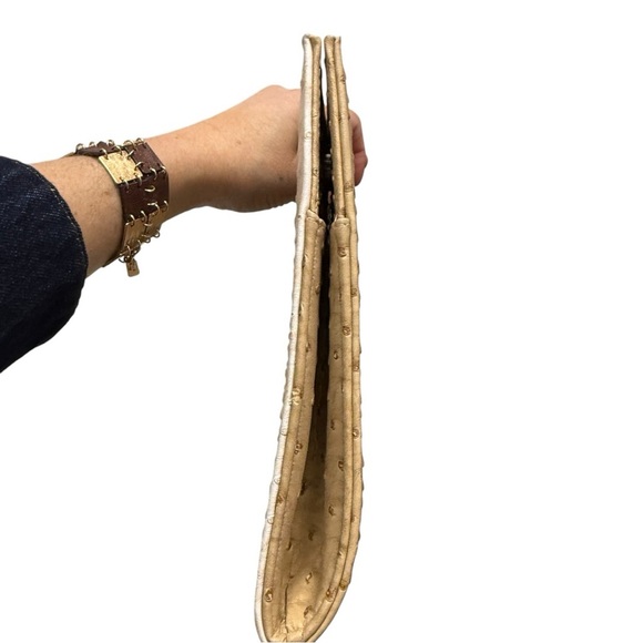 Geometric Black Cream Faux Ostrich Embossed Classy Clutch - Picture 6 of 11